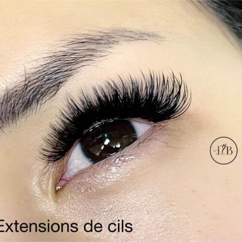 Méga Volume Lash pour une asiatique qui a les petits yeux mais elle souhaite avoir les longs cils